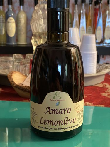 Amaro Lemonlivo con Foglie di Olivo e Bucce di Limone del Gargano